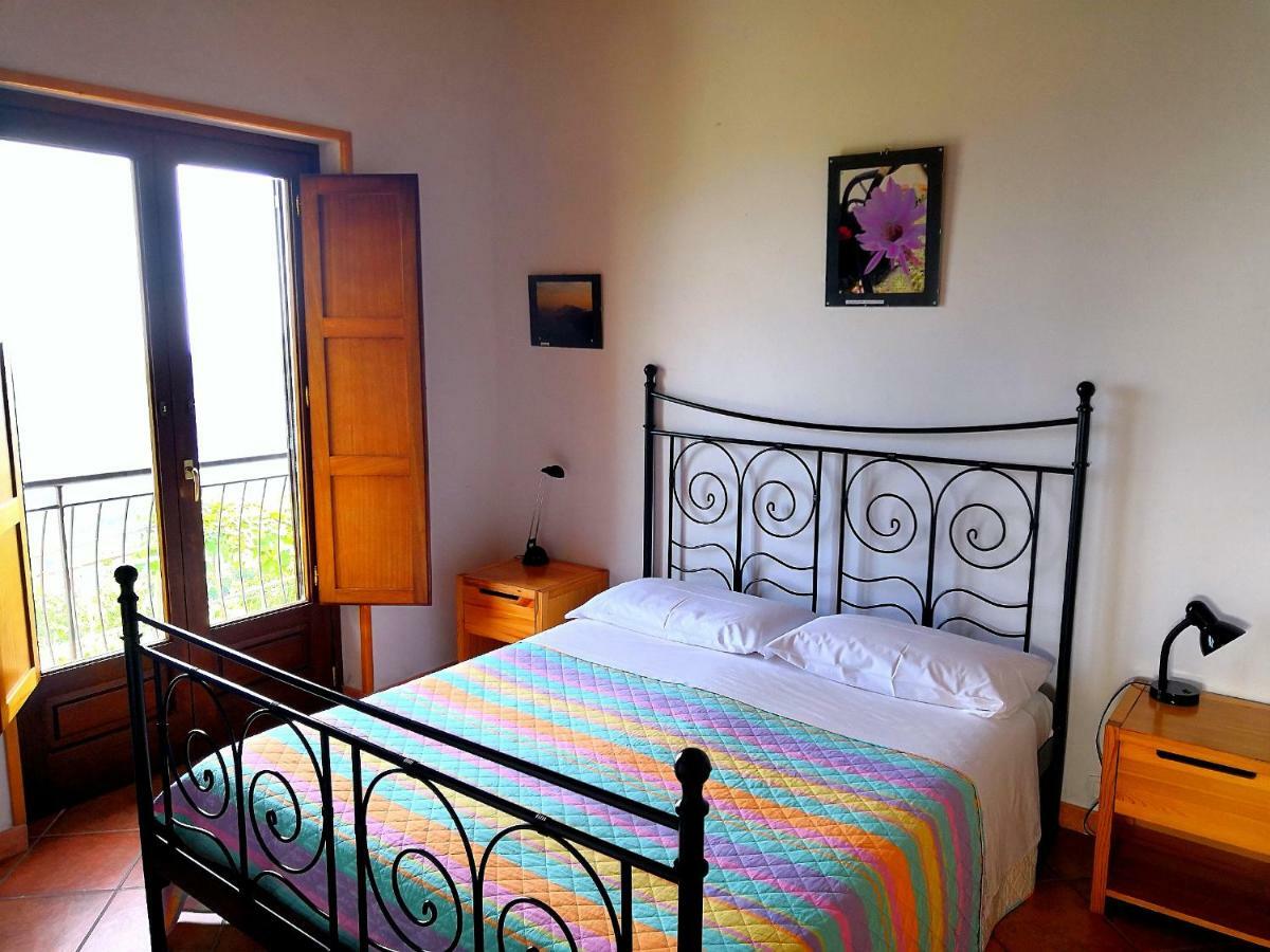 Вилла Agriturismo Il Castagno Аджерола Экстерьер фото